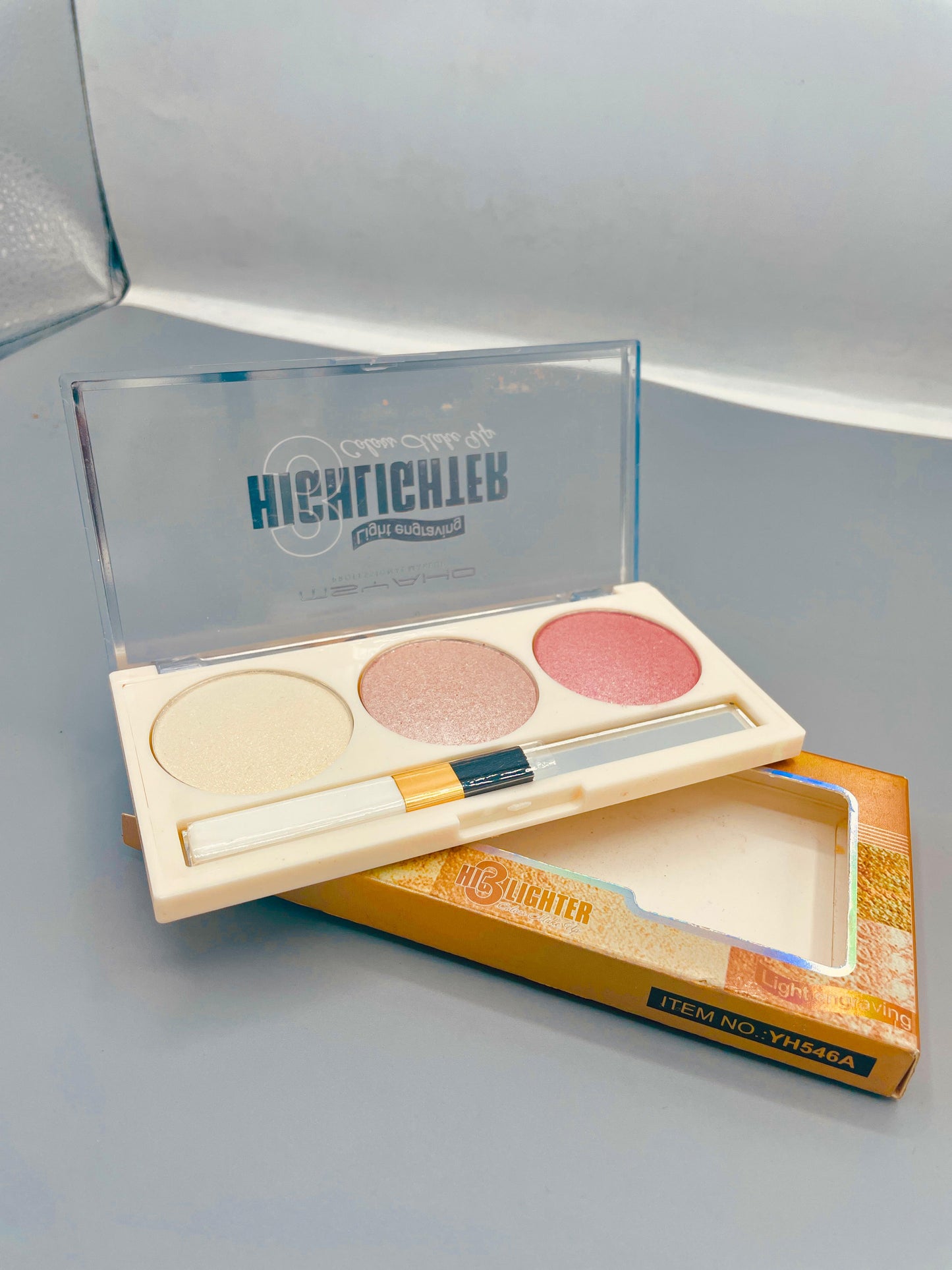 MSYAHO PR0FESSIONAL LIGHT ENGRAVING HIGHLIGHTER 3 COLORS MAKEUP