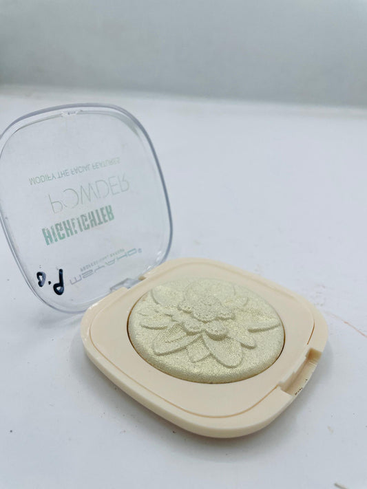 MSYAHOO HIGHLIGHTER POWDER MODIFY THE FACIAL FEATURES